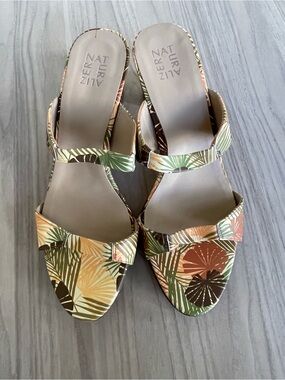 Naturalizer Tropical Palm-Print Slide Mules in Green, Brown & Orange